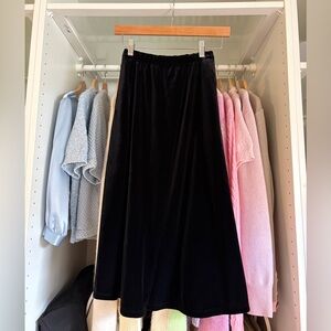 Chic Black Velvet A-Line Skirt